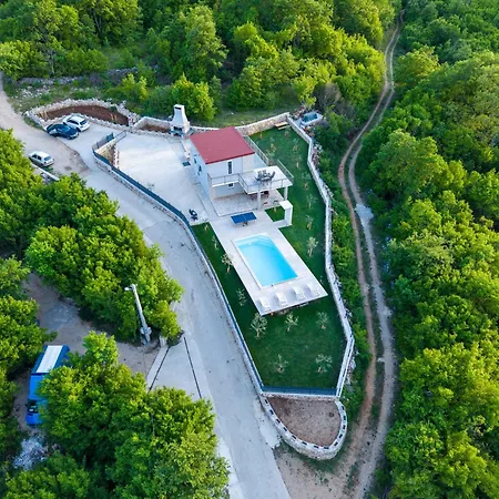 Oliva - With Private Pool Villa Biograci