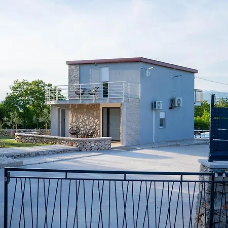 Oliva - With Private Pool Biograci